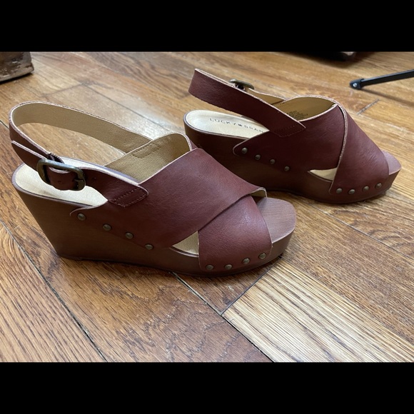 NWOT or box Lucky Brand platform sandals, size 7 - Picture 6 of 7